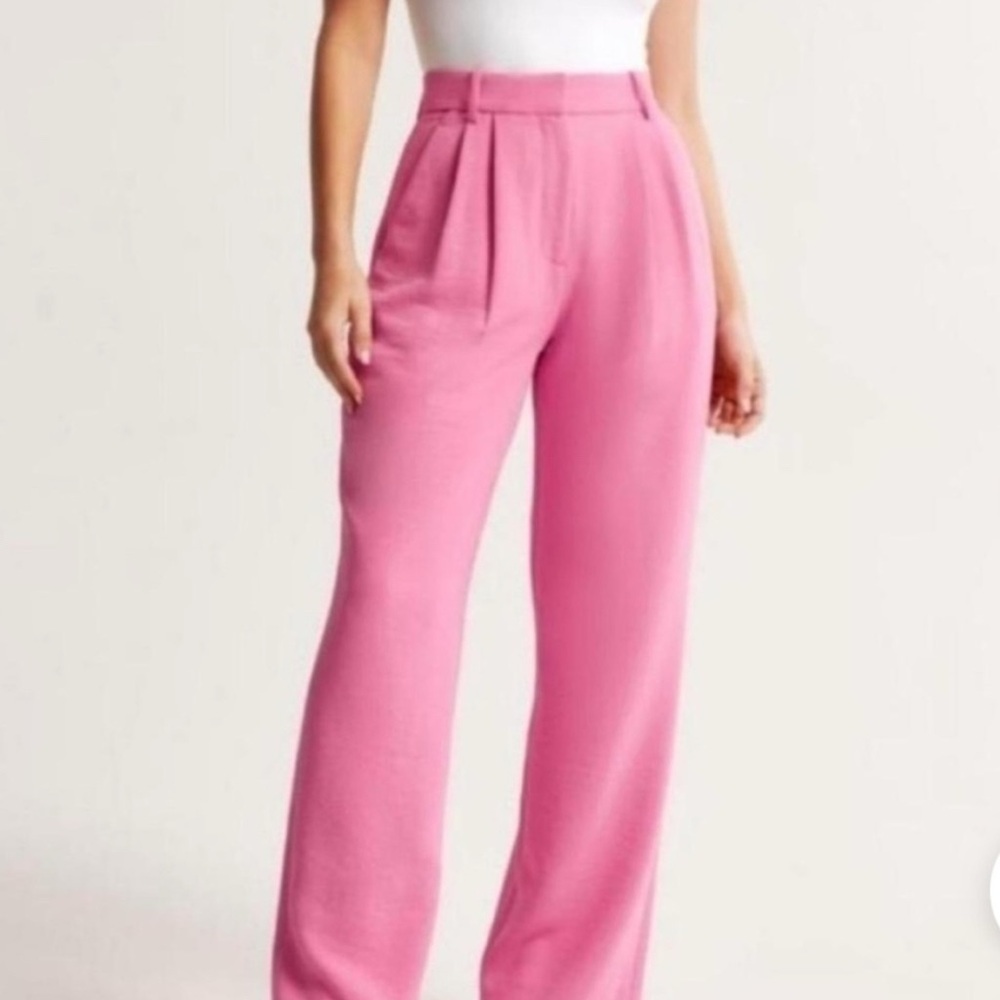 NWT Abercrombie High-Rise Flared Trouser Pants – Size 2R